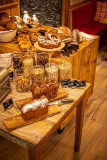 Le Chambard - Petit Déjeuner - Relais &amp; Châteaux